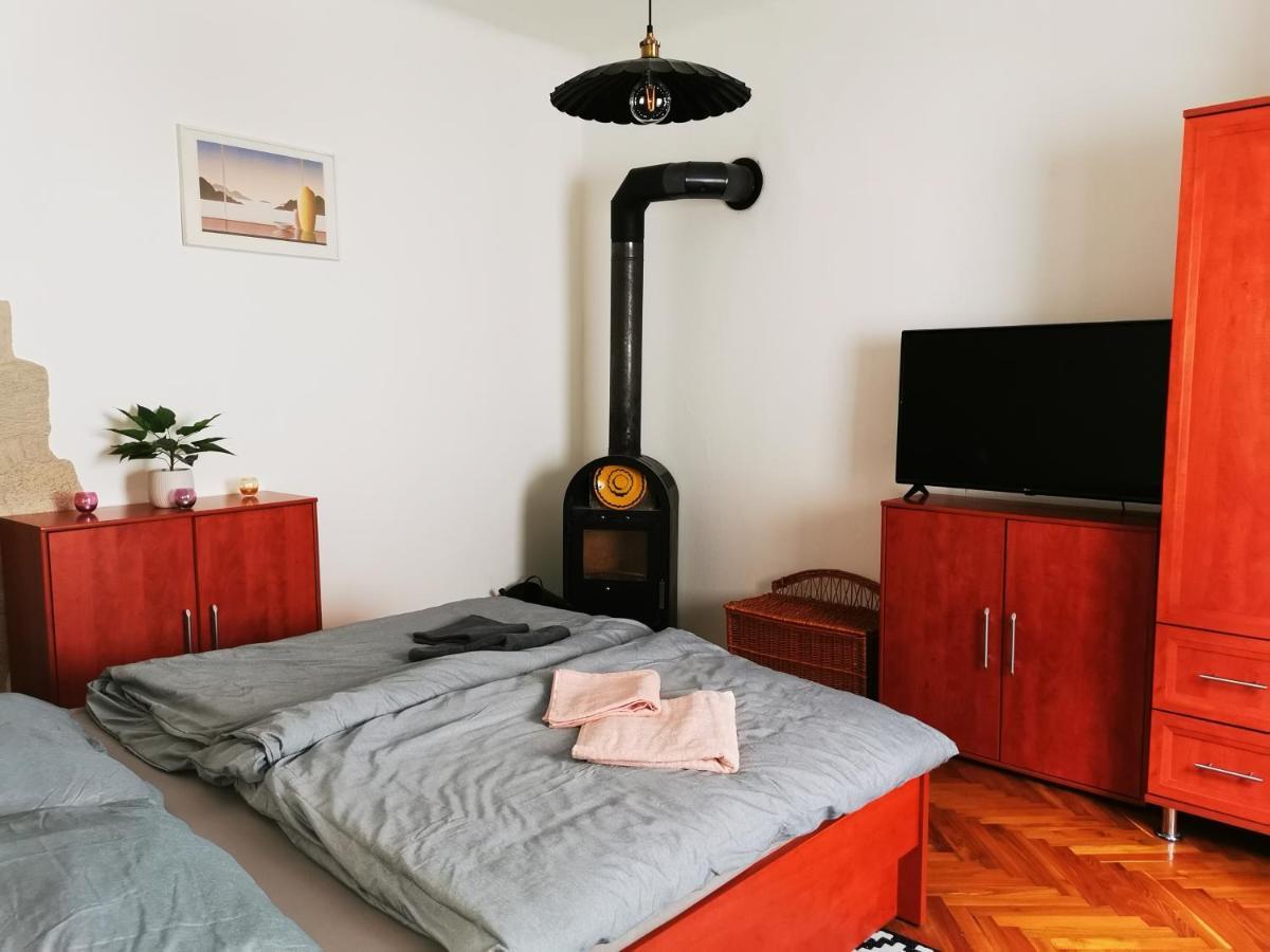Lehel Apartman Keszthely Bagian luar foto